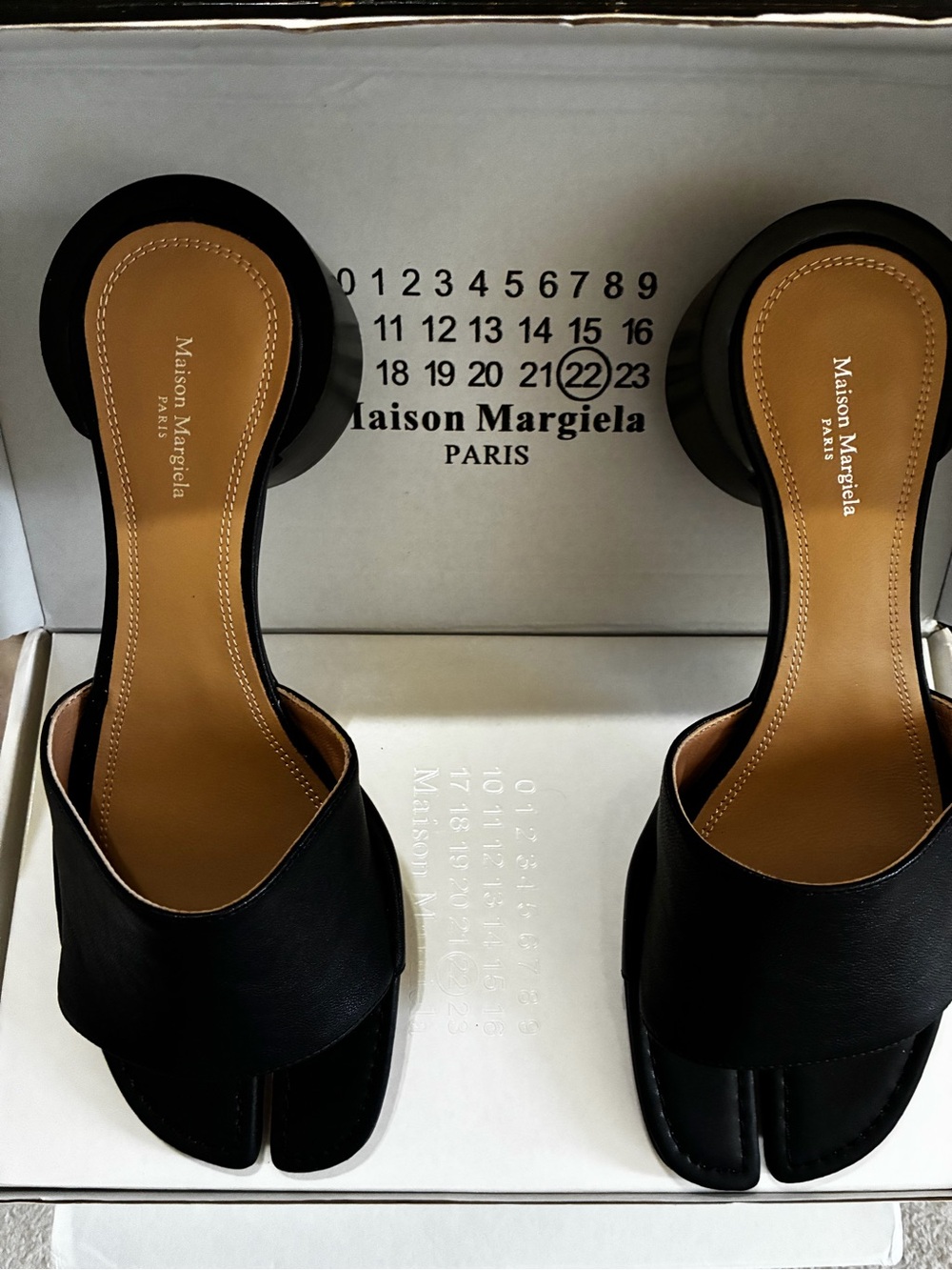 Maison Martin Margiela Black Leather Tabi Slide Mules - Picture 2 of 4